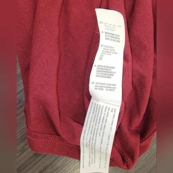 Hollister Burgundy and White Short Sleeve Tee - Picture 6 of 7